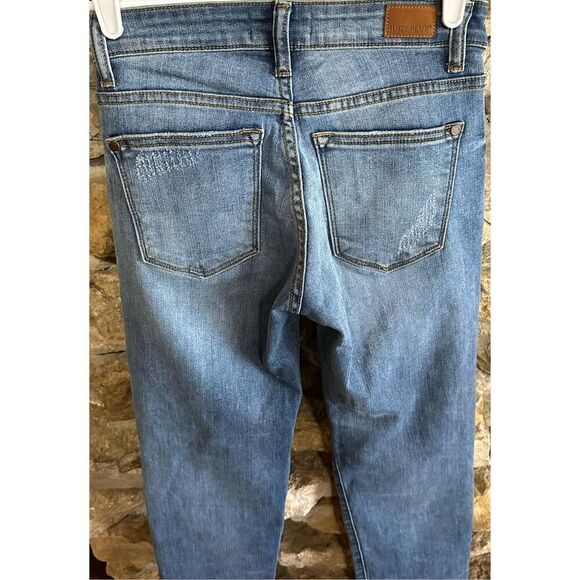 Women's Judy Blue Distressed Boyfriend Fit Cropped Jeans Size 1/25 - Picture 4 of 6